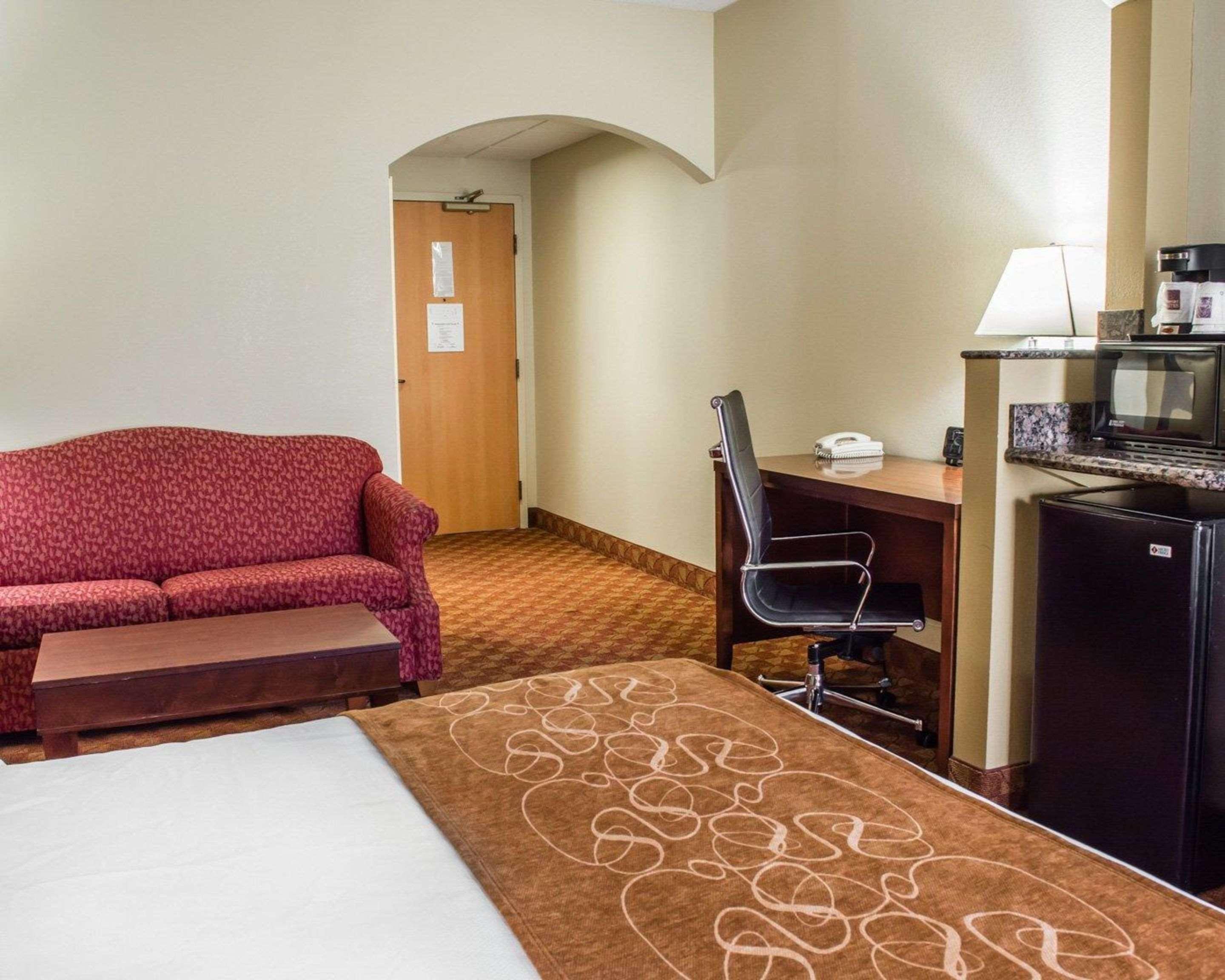 Comfort Suites Hagerstown Exterior photo