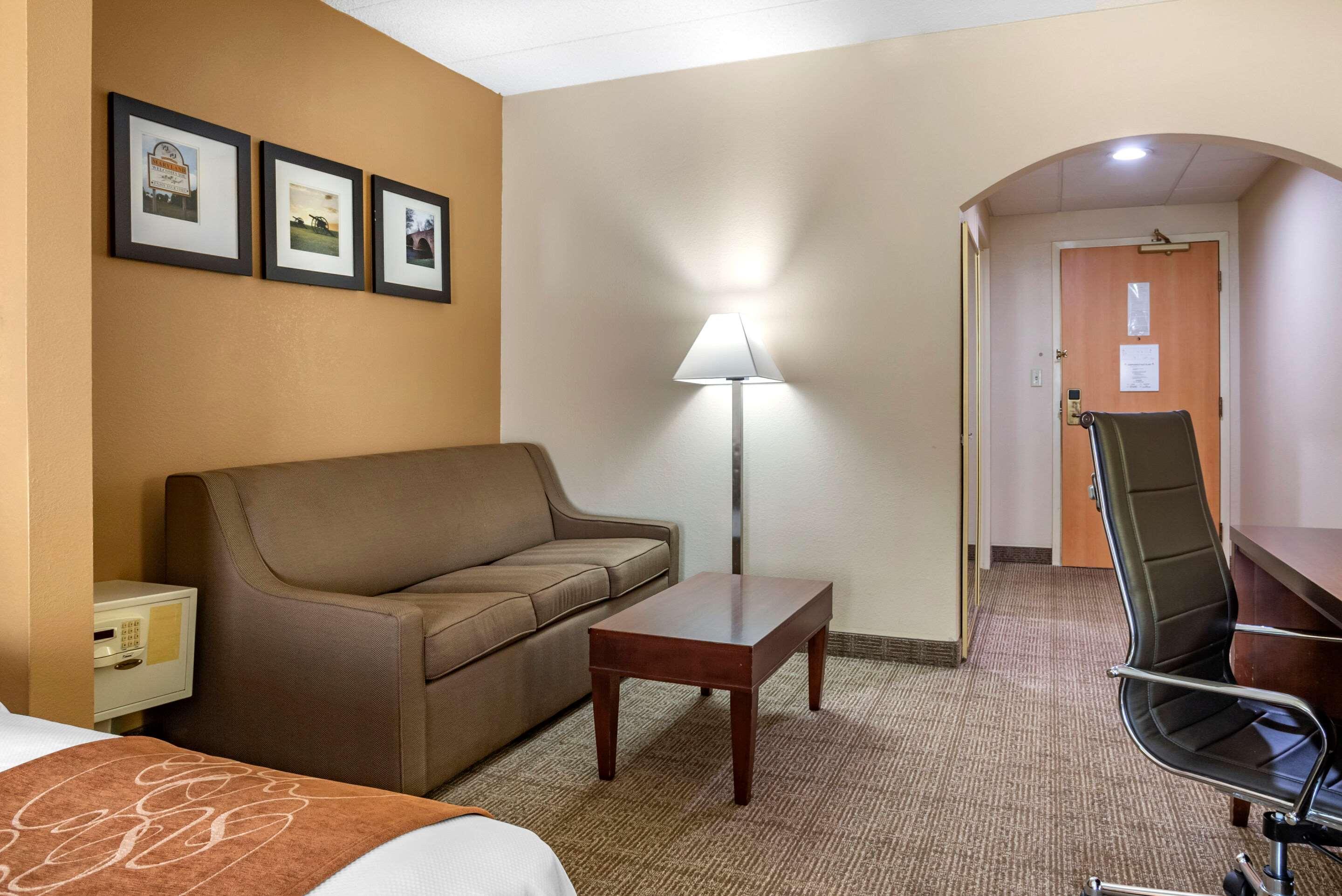 Comfort Suites Hagerstown Exterior photo