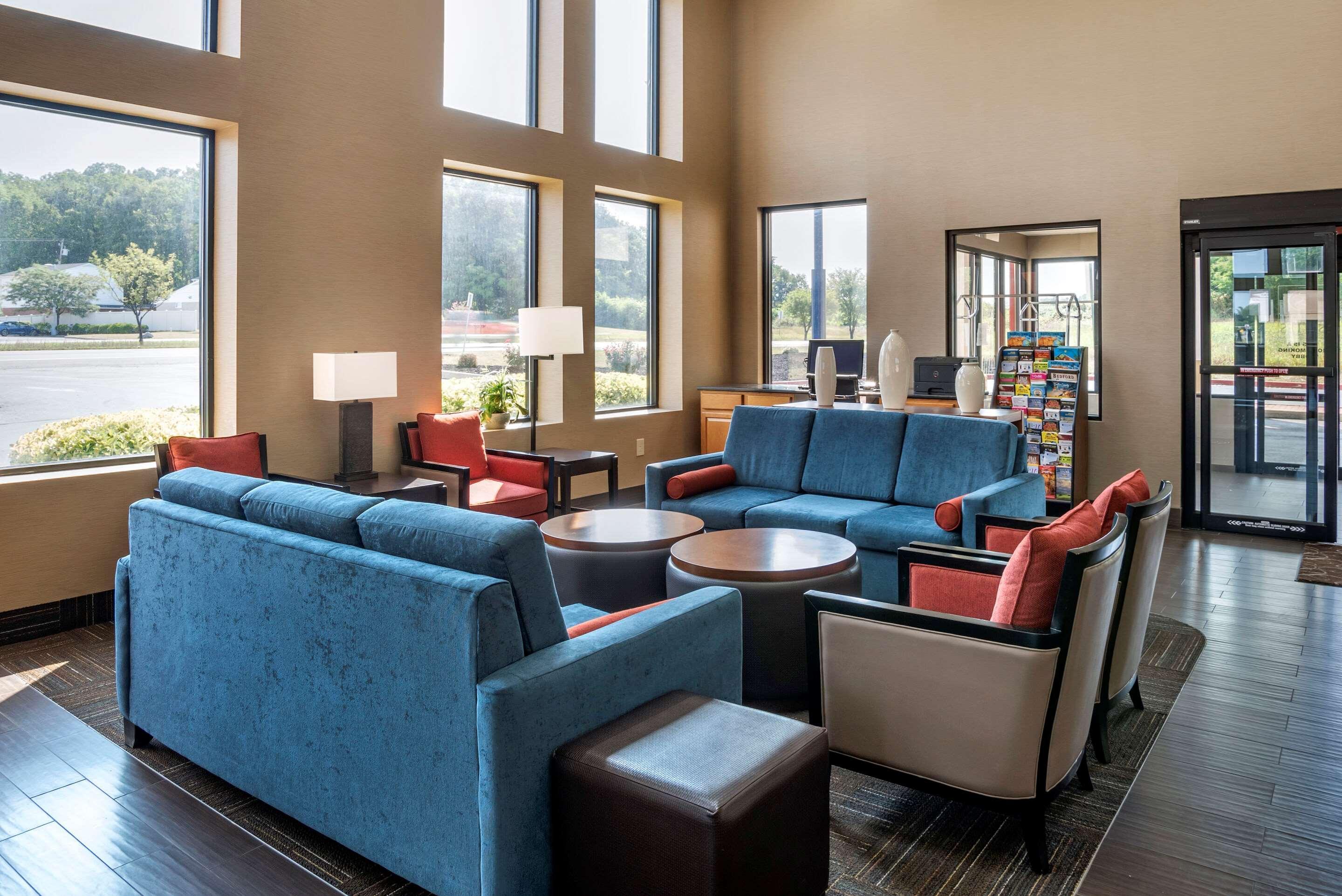 Comfort Suites Hagerstown Exterior photo