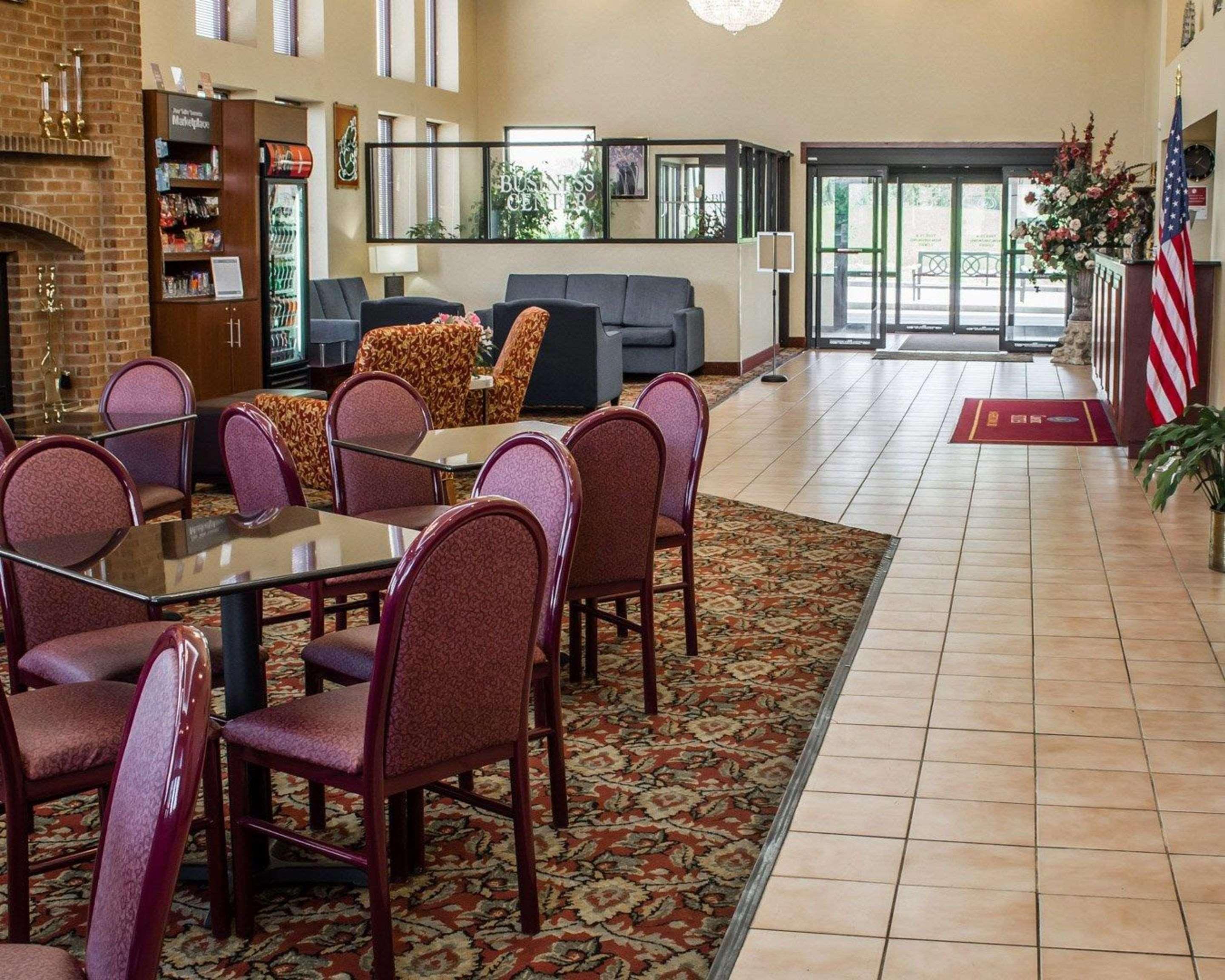Comfort Suites Hagerstown Exterior photo