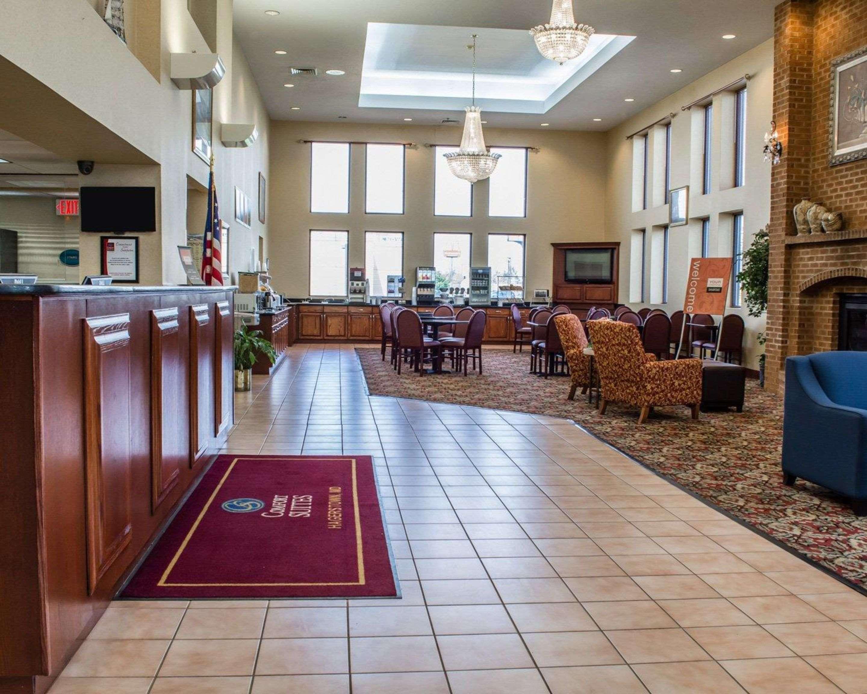 Comfort Suites Hagerstown Exterior photo